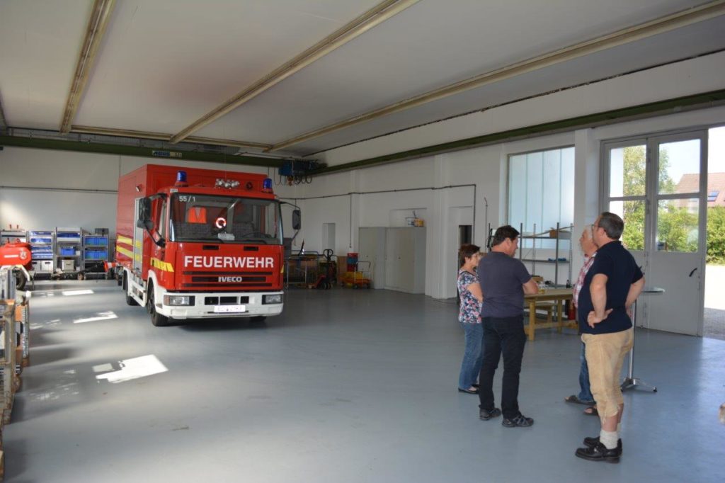 Ein Teil der neuen zusätzlichen Feuerwehrhalle, die durch die Fa. Banke an die Feuerwehr vermietet wurde.