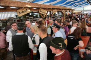 2024-06-19-Volksfest-Isen-Eroeffnung-473