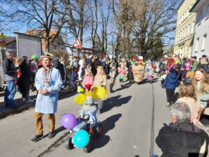 2025-03-04 Faschingsumzug Isen (32)